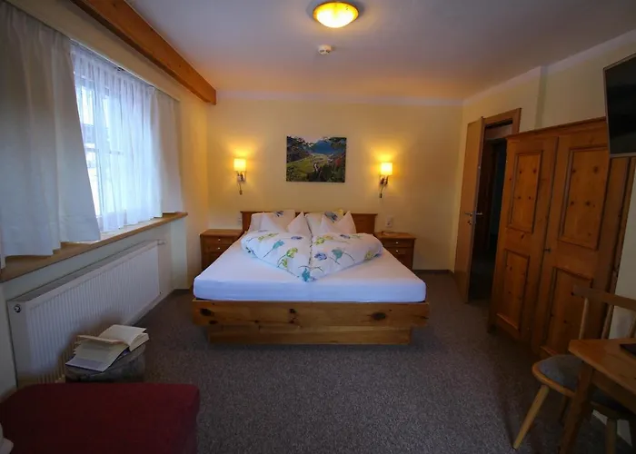 格勒布拉尔卡尔弗尔斯旅馆 3*