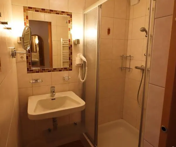 格勒布拉尔卡尔弗尔斯旅馆 3*