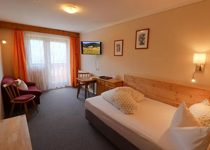 格勒布拉尔卡尔弗尔斯旅馆 招待所