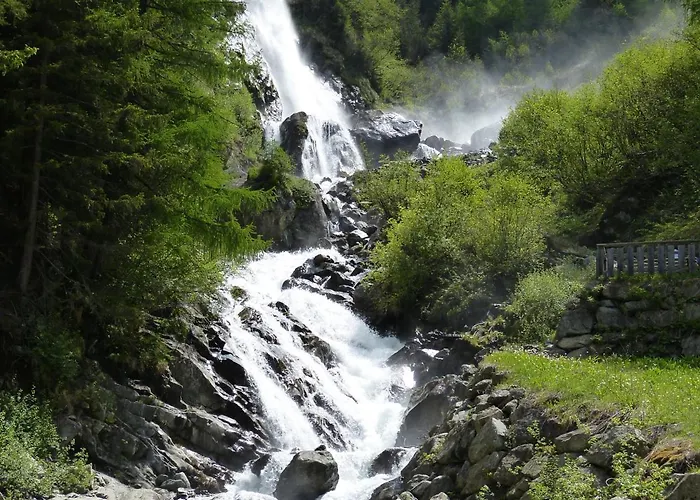 格勒布拉尔卡尔弗尔斯旅馆 招待所